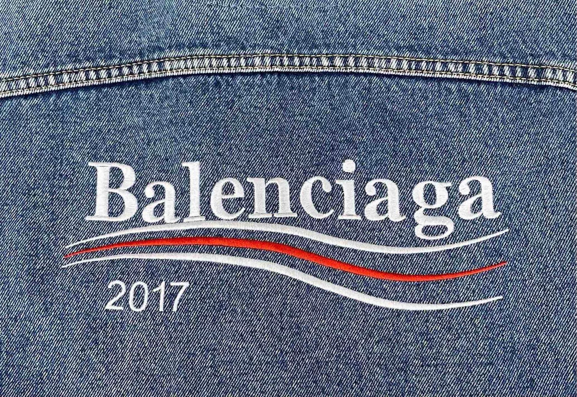 Balenciaga balenciaga distressed blue denim jacket Size US L / EU 52-54 / 3 - 6 Thumbnail