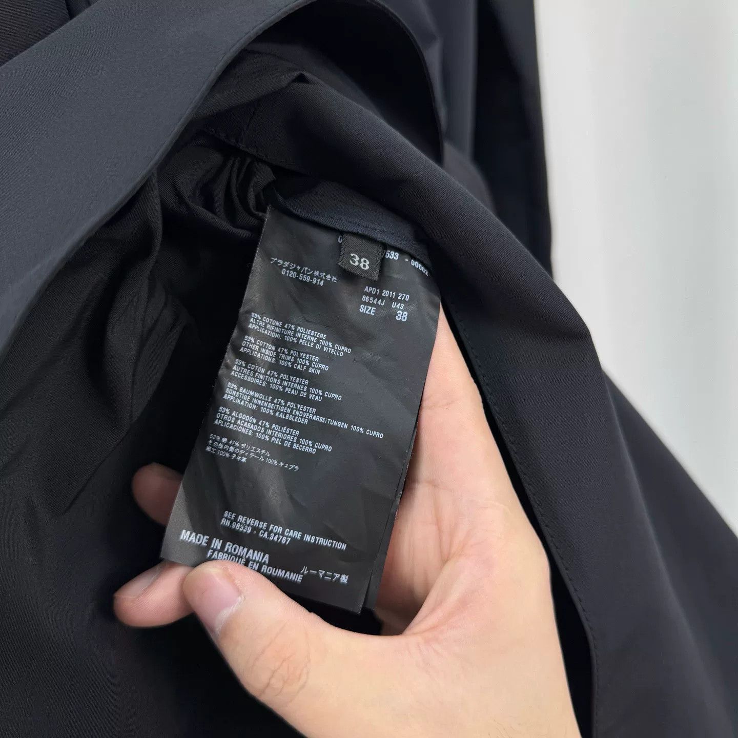 Prada prada black double-breasted trench coat Size M / US 6-8 / IT 42-44 - 7 Thumbnail