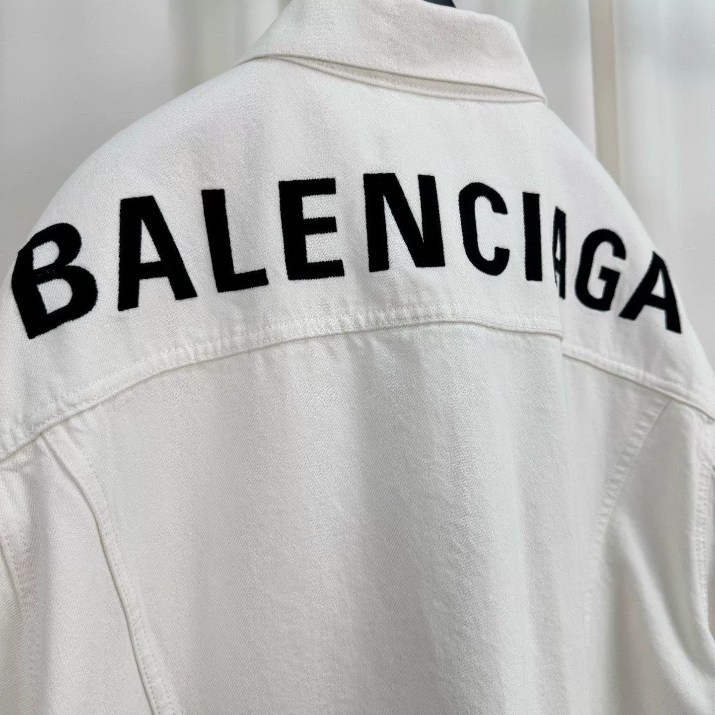 Balenciaga balenciaga white denim jacket with embroidery Size US L / EU 52-54 / 3 - 5 Thumbnail
