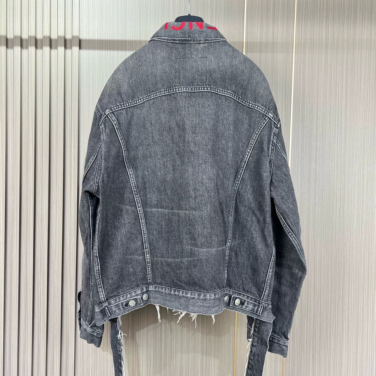 Balenciaga Balenciaga Denim Jacket with Embroidered Logo Size US S / EU 44-46 / 1 - 2 Thumbnail