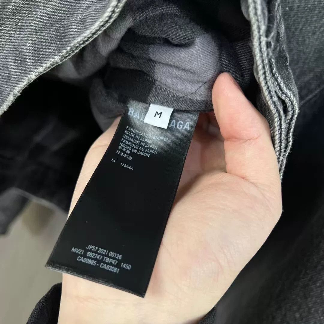 Balenciaga balenciaga denim jacket with irregular pattern Size US M / EU 48-50 / 2 - 5 Thumbnail