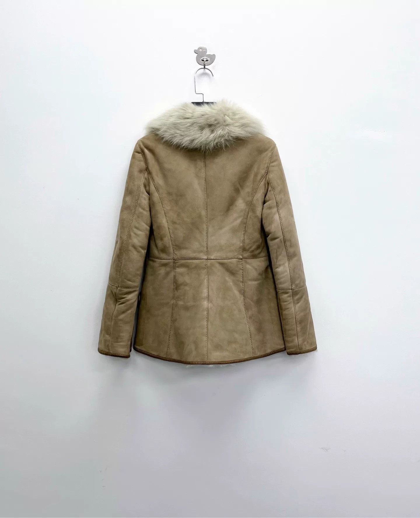 Gucci luxurious beige shearling jacket with gold chain Size S / US 4 / IT 40 - 2 Thumbnail