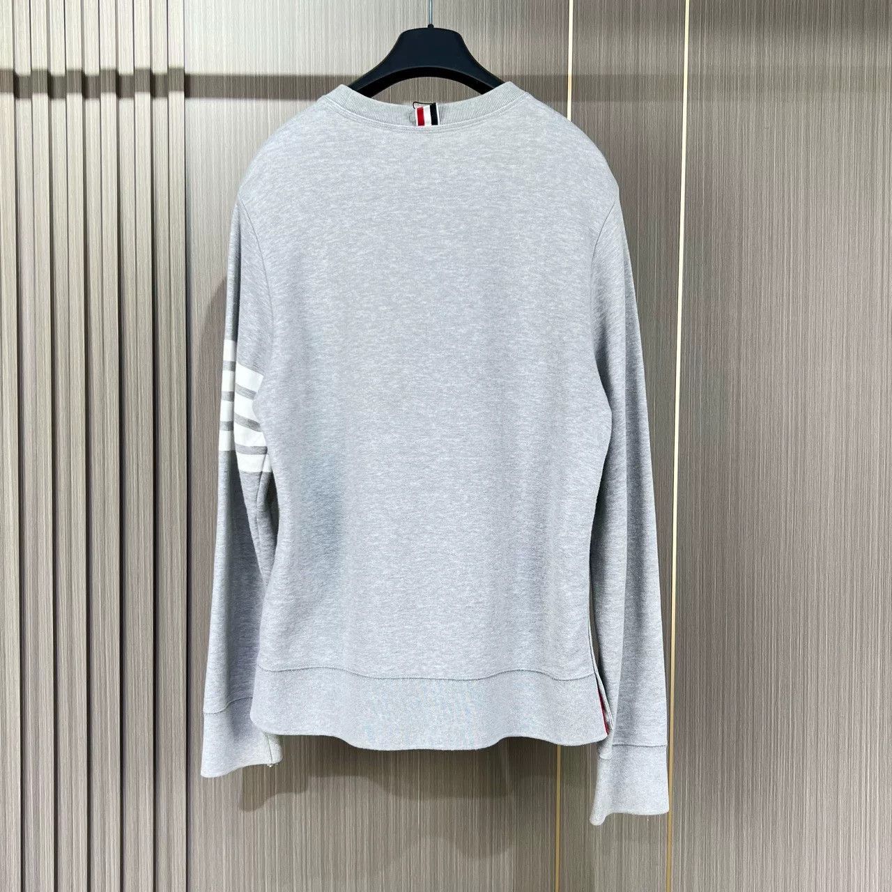 Thom Browne thom browne gray striped knit sweatshirt Size US M / EU 48-50 / 2 - 2 Thumbnail