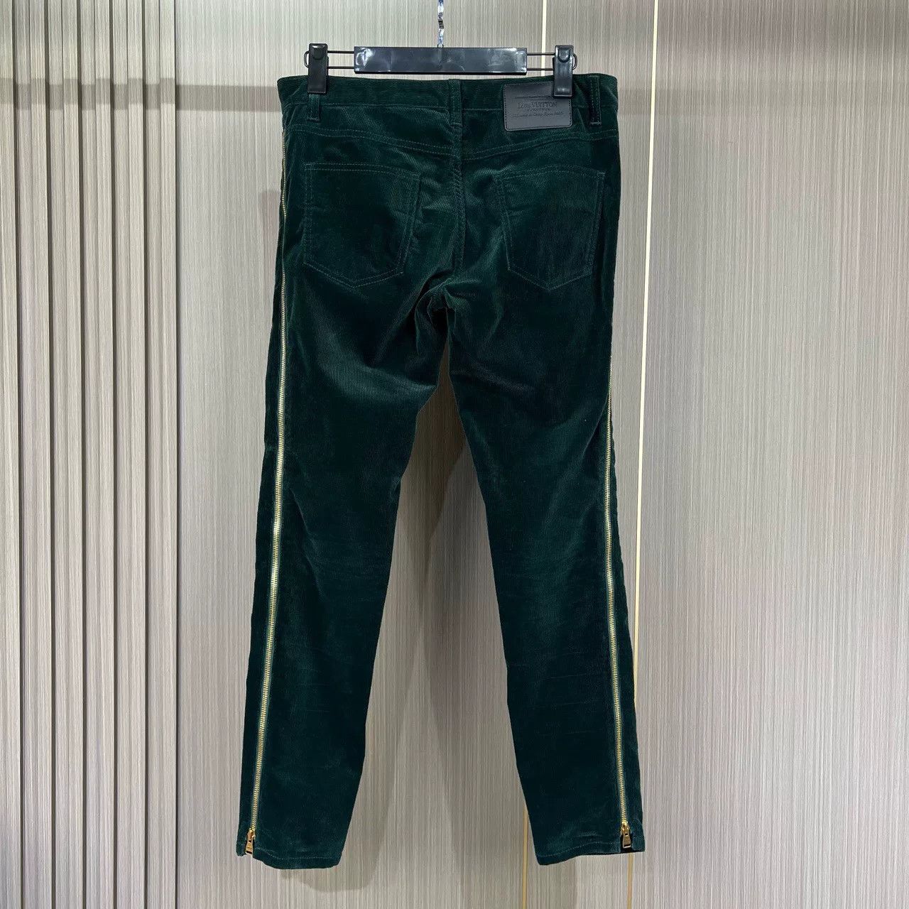Louis Vuitton louis vuitton velvet zip long pants size 40 Size US 40 / EU 56 - 2 Thumbnail
