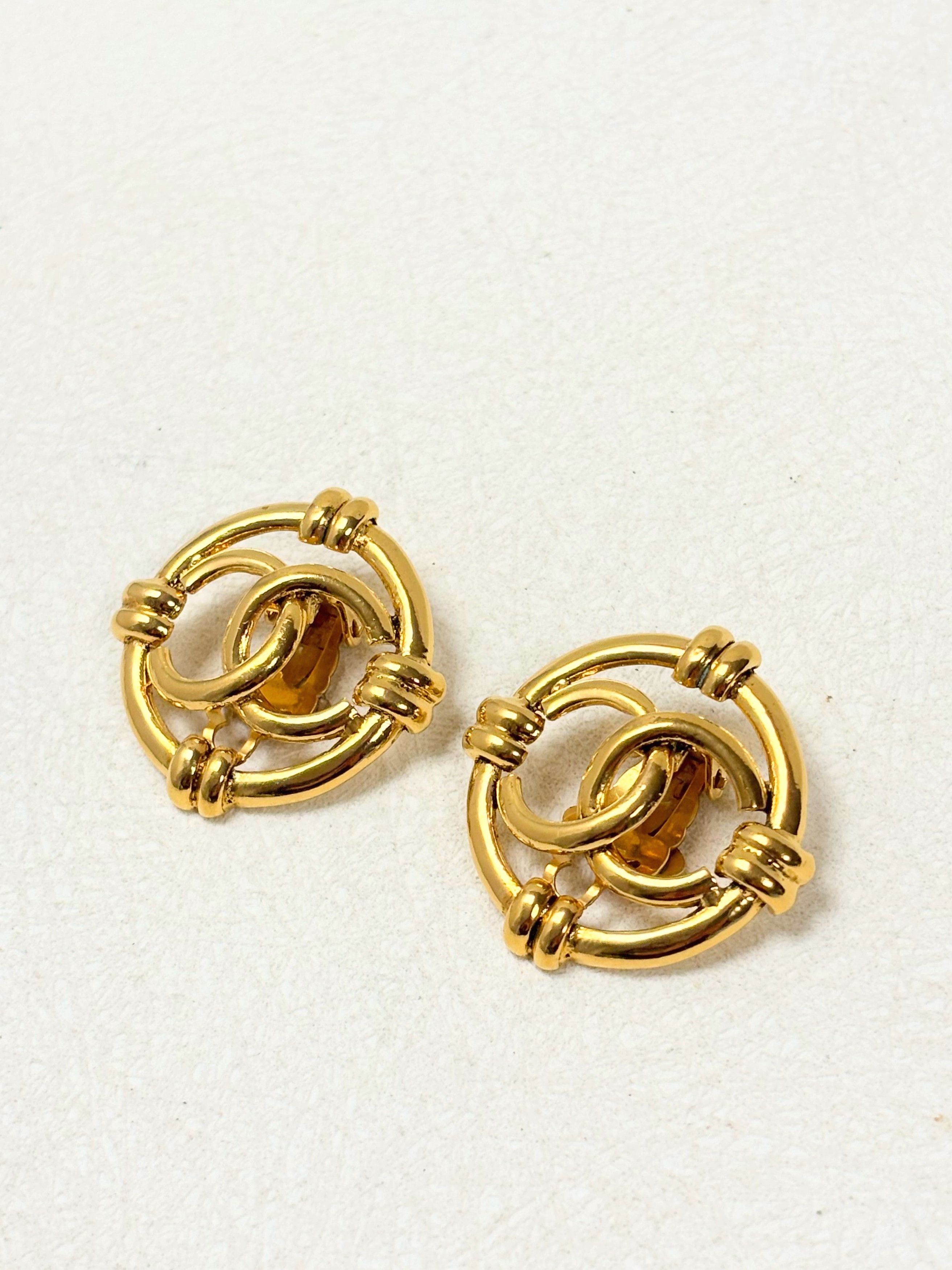 Boucles d'oreilles 1994