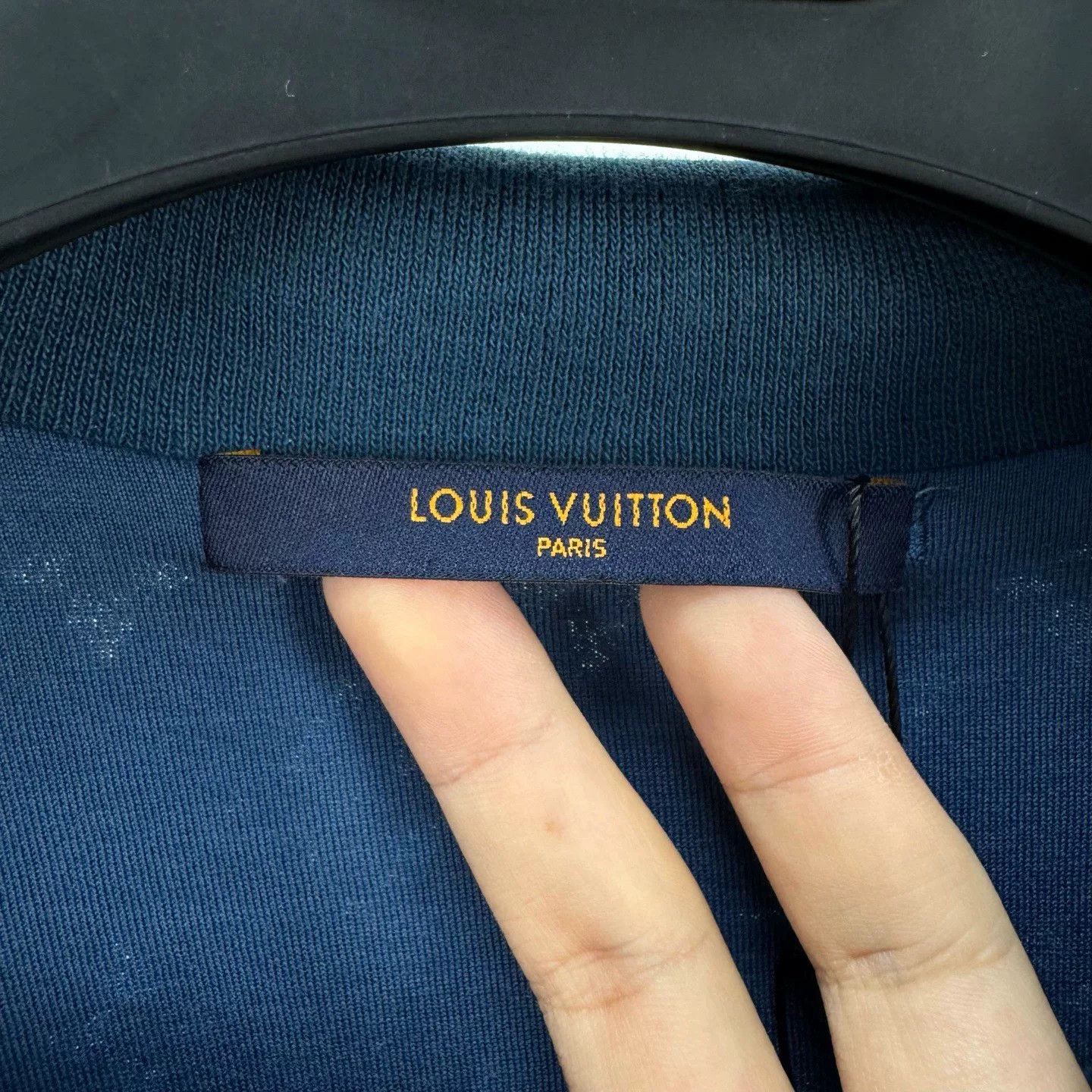 Louis Vuitton louis vuitton blue velvet zip jacket Size US S / EU 44-46 / 1 - 6 Thumbnail