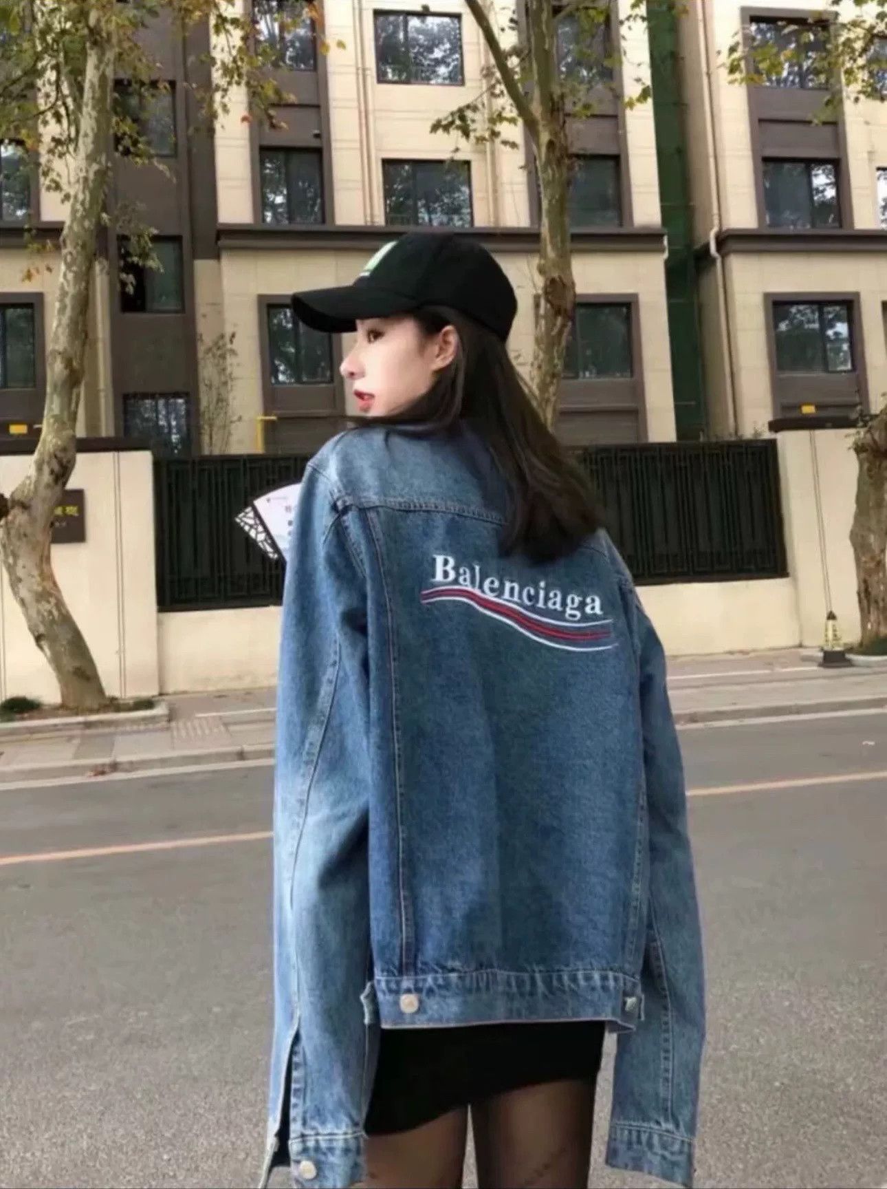 Balenciaga balenciaga distressed denim jacket with logo Size US L / EU 52-54 / 3 - 9 Thumbnail