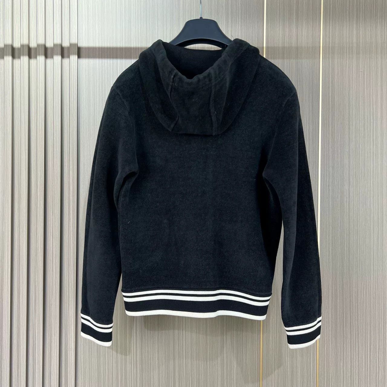 Louis Vuitton louis vuitton velvet embroidered hoodie Size XS / US 0-2 / IT 36-38 - 2 Thumbnail