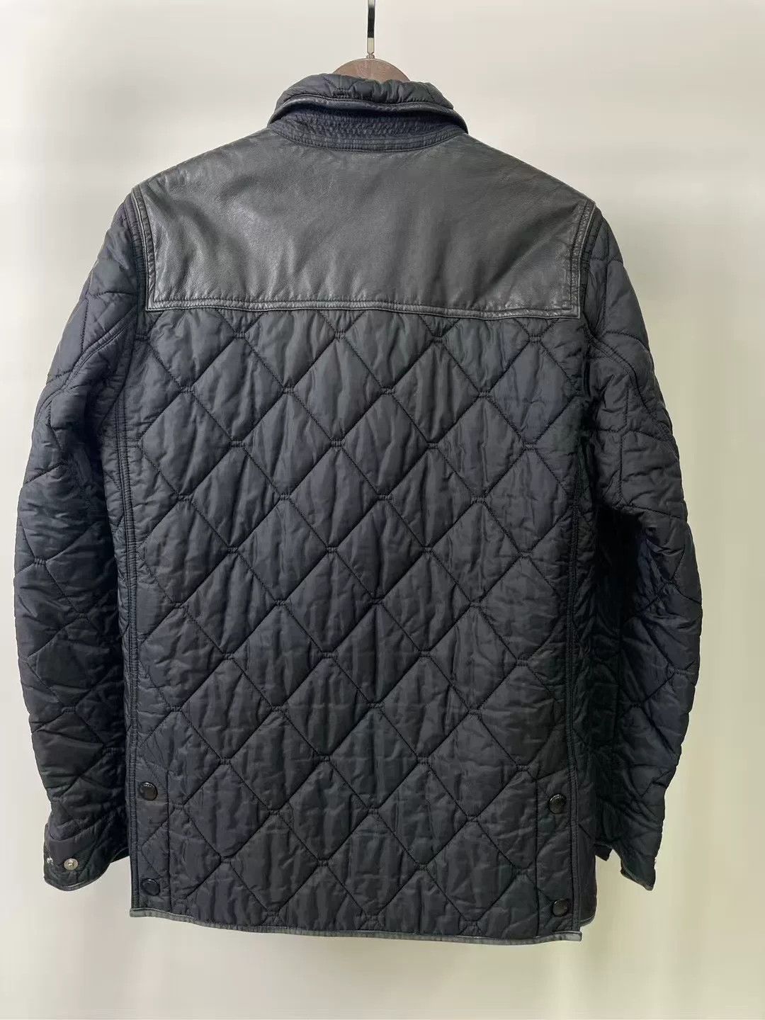 Burberry burberry diamond quilted jacket in black Size US L / EU 52-54 / 3 - 2 Thumbnail