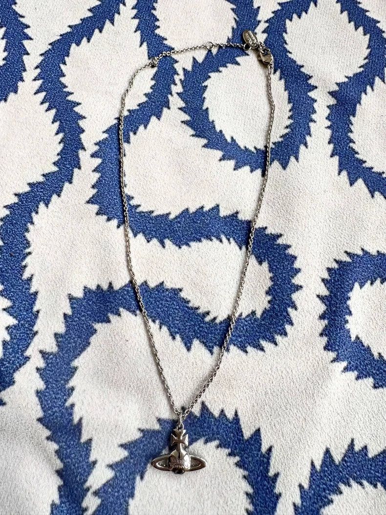 Vivienne Westwood Vivienne Westwood Silver Crystal Saturn Necklace Size ONE SIZE - 5 Thumbnail