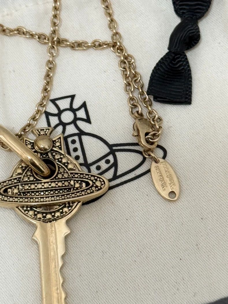 Vivienne Westwood Vivienne Westwood Gold Saturn Key Necklace Size ONE SIZE - 5 Thumbnail