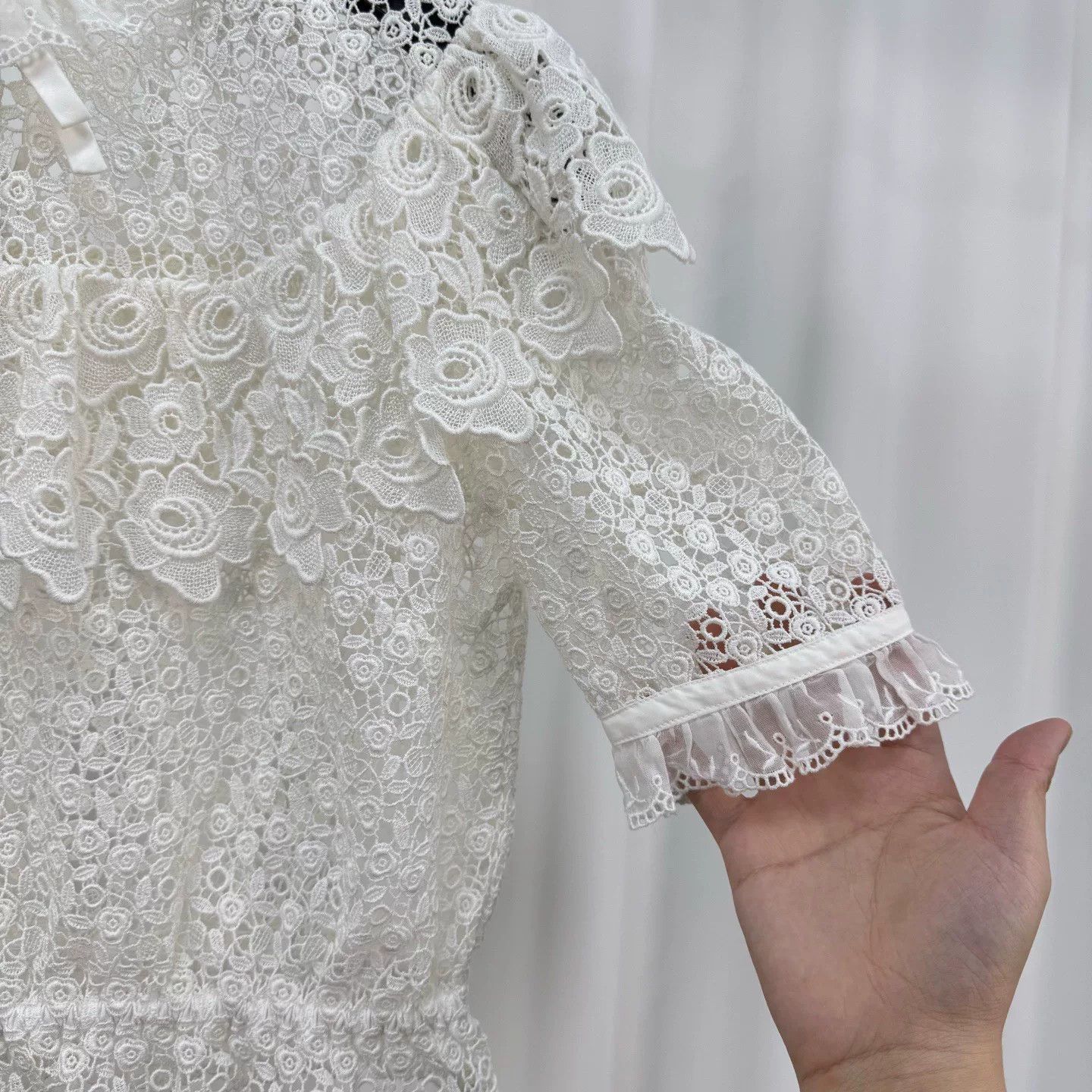 Miu Miu Miu Miu Lace Bow Top in White Size US S / EU 44-46 / 1 - 4 Thumbnail