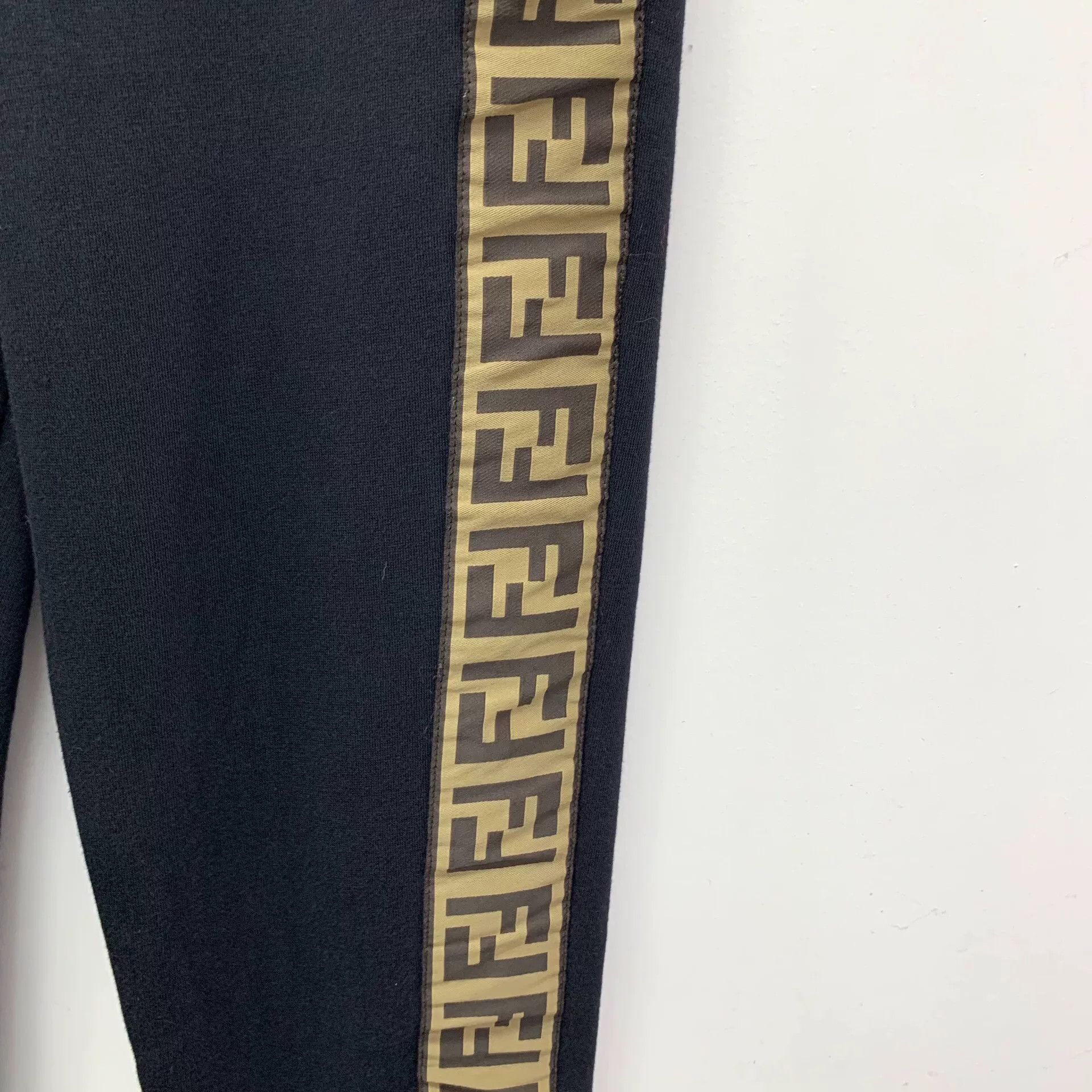 Fendi fendi black side logo cotton jogger pants Size US 38 / EU 54 - 4 Thumbnail
