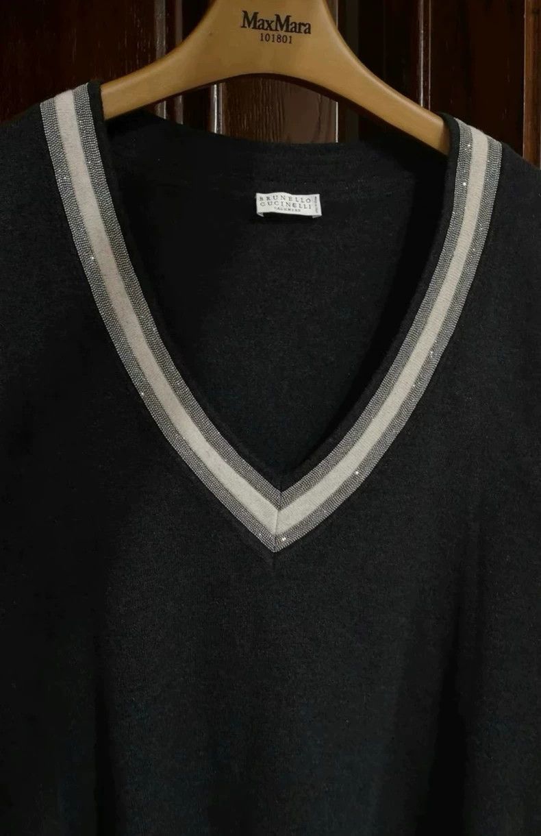 Brunello Cucinelli Brunello Cucinelli Gray Beaded V-Neck Cashmere Sweater Size US M / EU 48-50 / 2 - 3 Thumbnail
