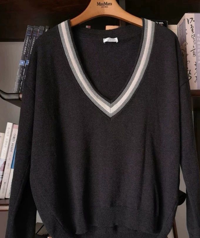 Brunello Cucinelli Brunello Cucinelli Gray Beaded V-Neck Cashmere Sweater Size US M / EU 48-50 / 2 - 2 Thumbnail