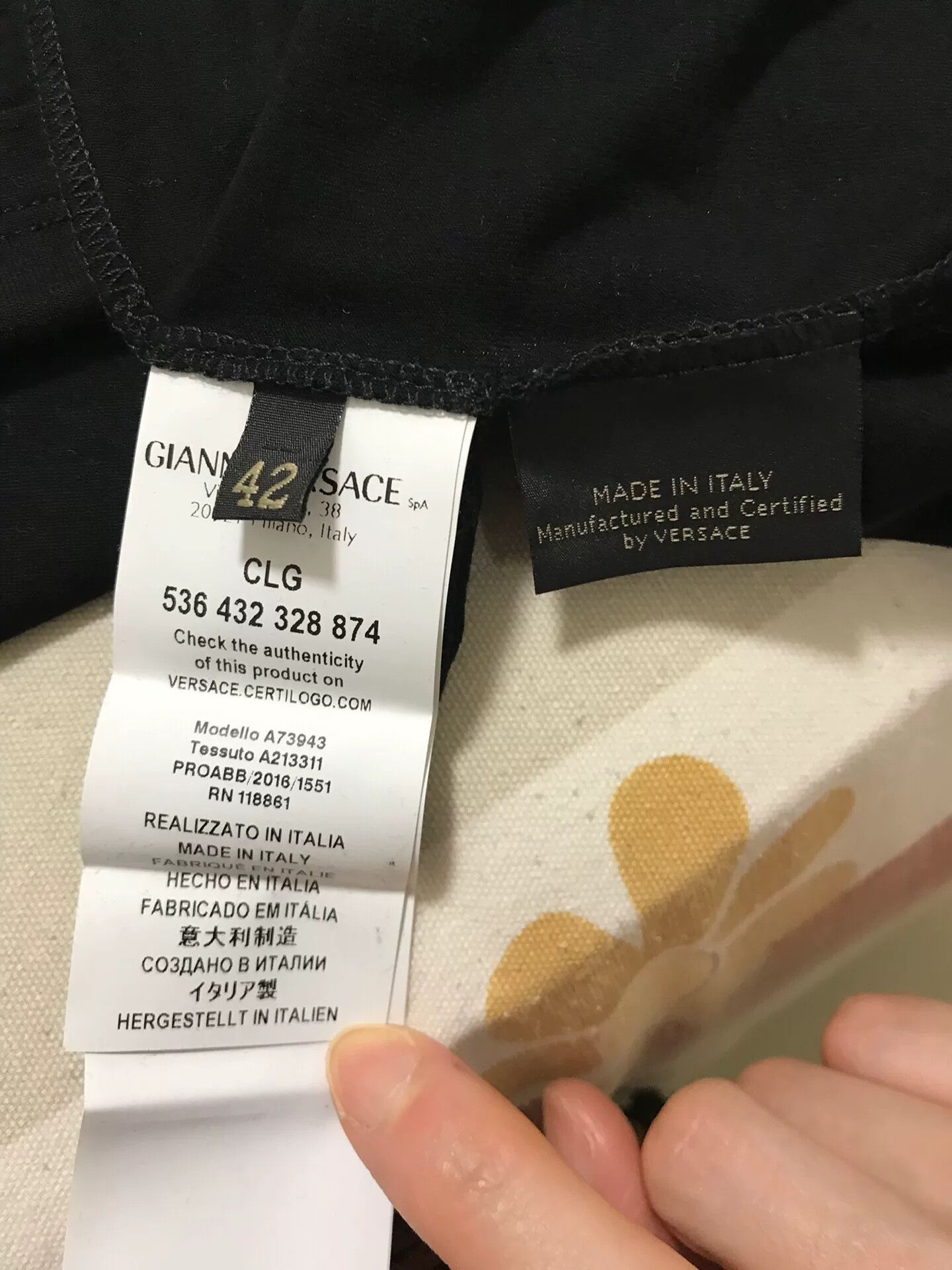 Versace VERSACE Medusa Print Black T-Shirt Size US M / EU 48-50 / 2 - 6 Thumbnail