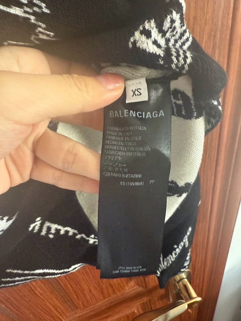 Balenciaga Balenciaga Black Logo Women's Sweater Size US XS / EU 42 / 0 - 3 Thumbnail