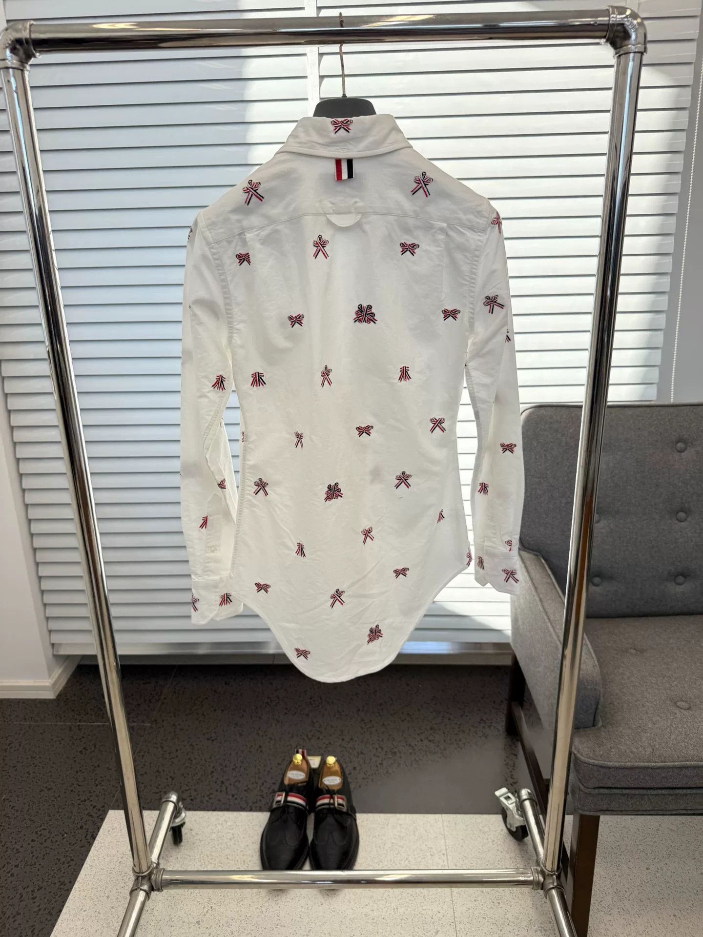 Thom Browne Thom Browne Bow Embroidered Shirt Size US M / EU 48-50 / 2 - 2 Thumbnail