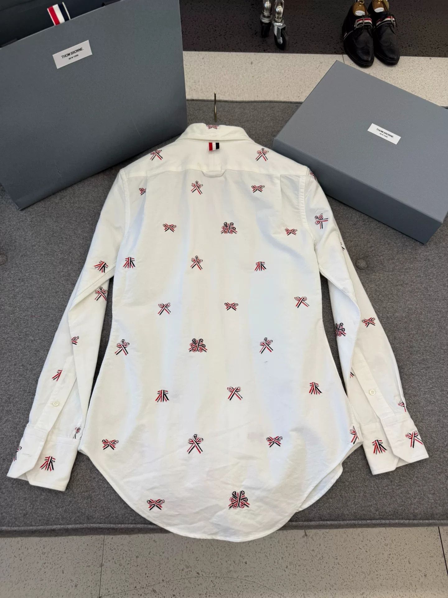 Thom Browne Thom Browne Bow Embroidered Shirt Size US M / EU 48-50 / 2 - 5 Thumbnail