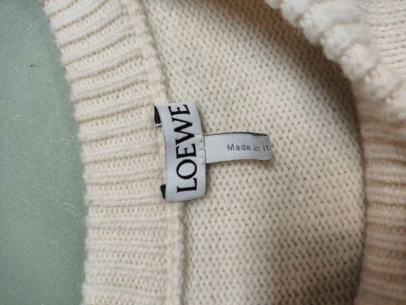 Loewe Loewe Beige Crystal Logo Sweater XS Size US XS / EU 42 / 0 - 3 Thumbnail