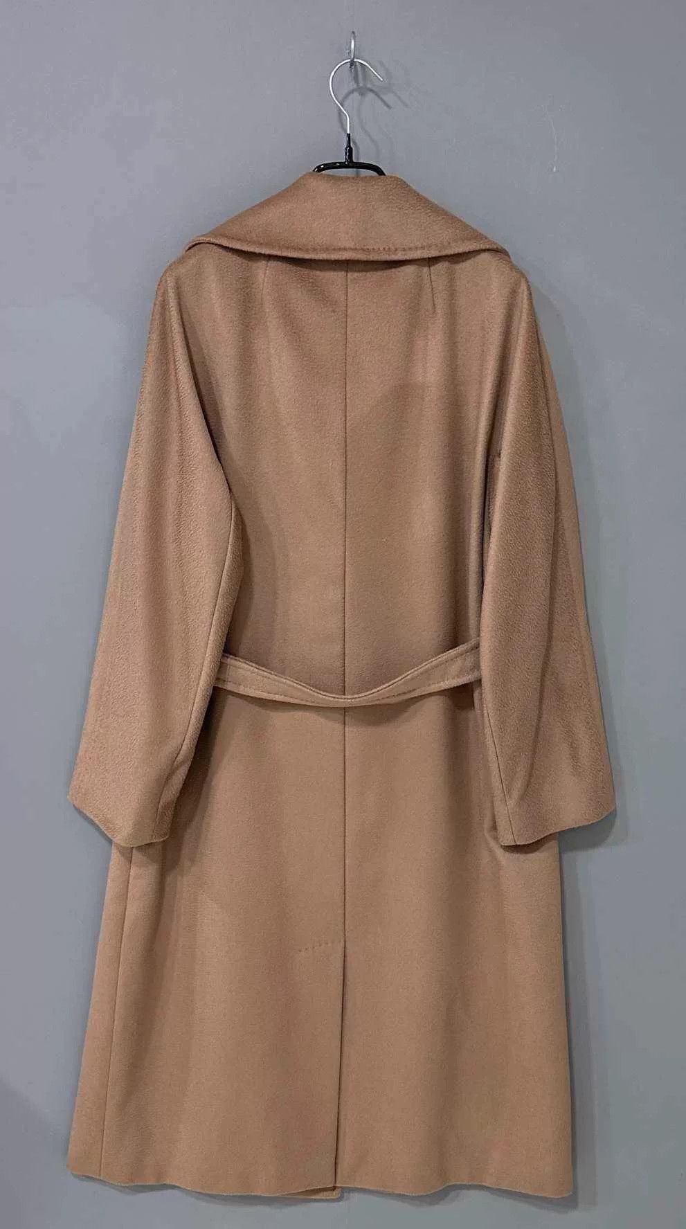 Max Mara long camel wool coat by MaxMara Size US M / EU 48-50 / 2 - 3 Thumbnail