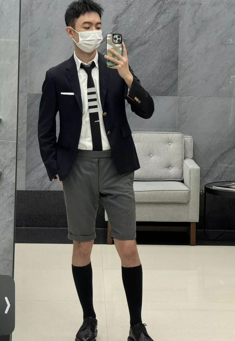 Thom Browne Thom Browne Three-Stripe Shorts Size US 29 - 7 Thumbnail