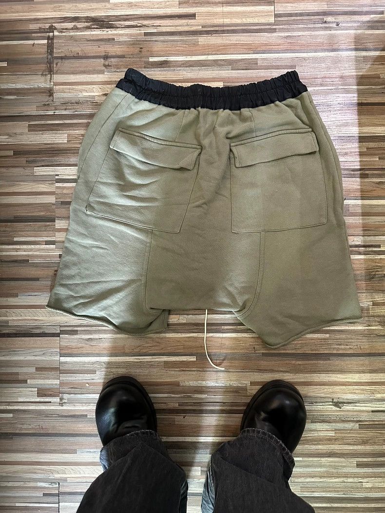 Fear of God Fear of God 3rd Cargo Shorts S Size US 26 / EU 42 - 2 Thumbnail