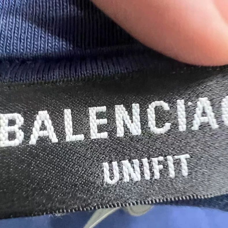 Balenciaga Balenciaga Short Sleeve T-Shirt XXS Size US XXS / EU 40 - 2 Thumbnail