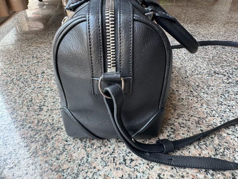 Givenchy Givenchy Black Bucket Handbag Size ONE SIZE - 2 Thumbnail