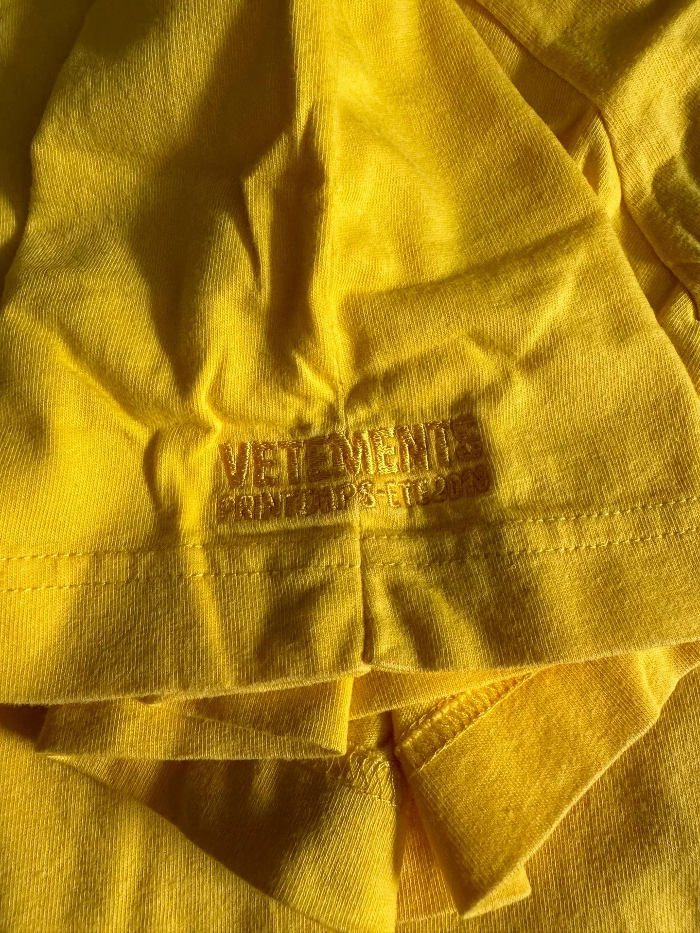 Vetements Vetements DHL 16ss Double Layer Tee Size US S / EU 44-46 / 1 - 7 Thumbnail