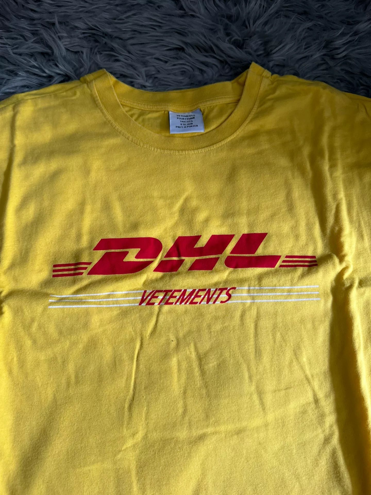 Vetements Vetements DHL 16ss Double Layer Tee Size US S / EU 44-46 / 1 - 2 Thumbnail