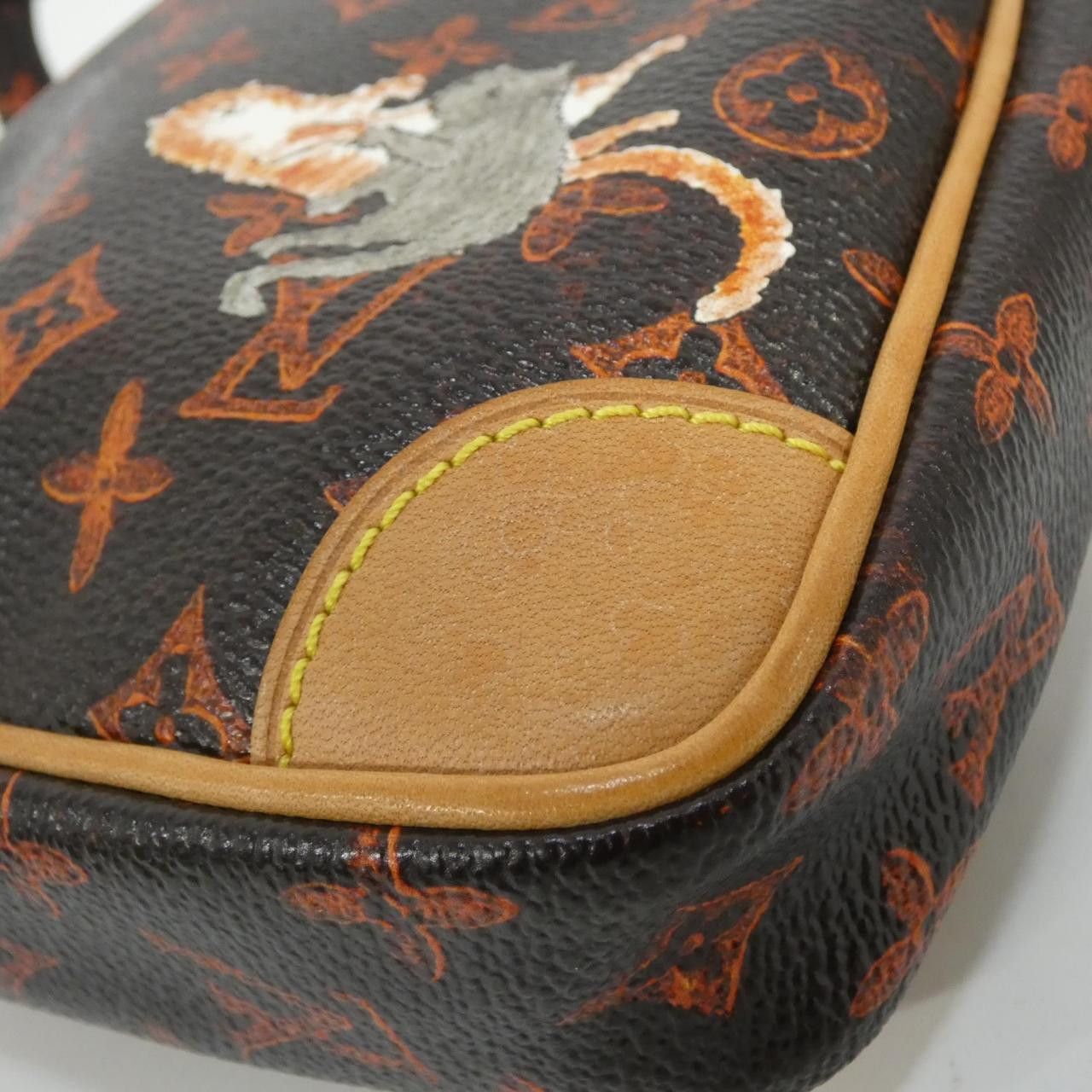 Louis Vuitton Louis Vuitton Louis Vuitton Catogram Monogram Shoulder Bag Canvas Shoulder Bag M44399 DUTY FREE for USA Size ONE SIZE - 3 Thumbnail
