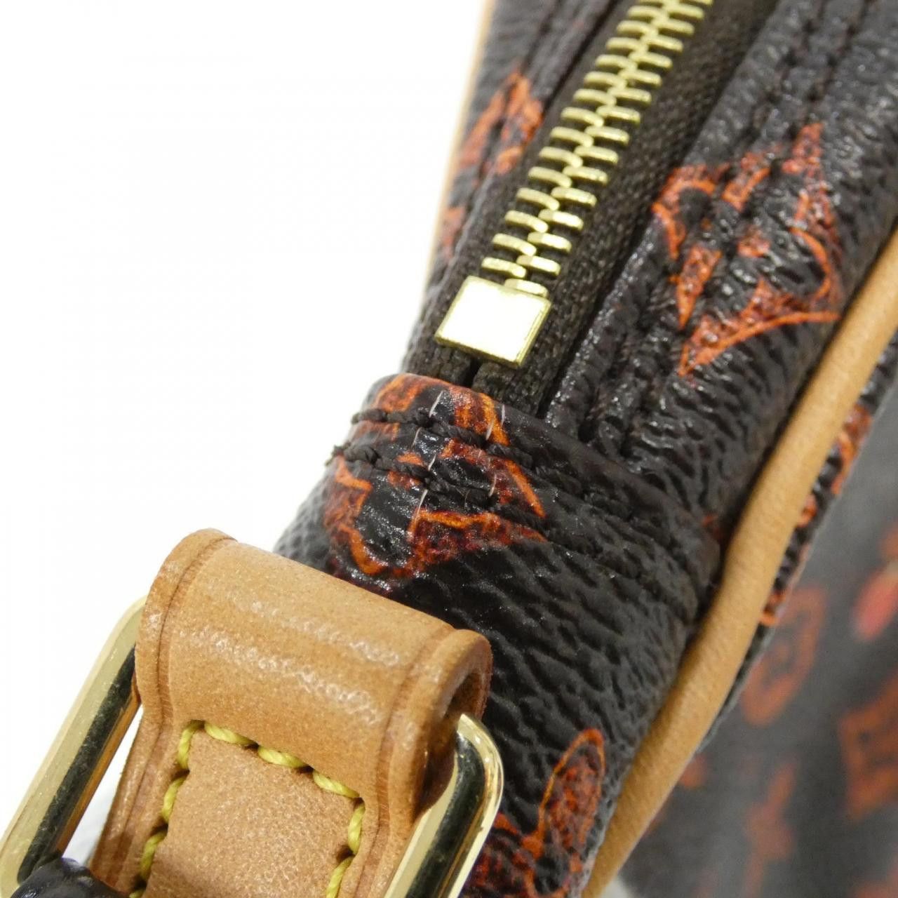 Louis Vuitton Louis Vuitton Louis Vuitton Catogram Monogram Shoulder Bag Canvas Shoulder Bag M44399 DUTY FREE for USA Size ONE SIZE - 6 Thumbnail
