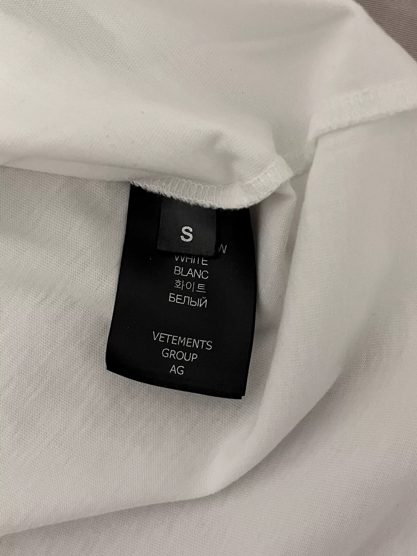 Vetements Vetements Oversize Short Sleeve T-shirt Size US S / EU 44-46 / 1 - 4 Thumbnail