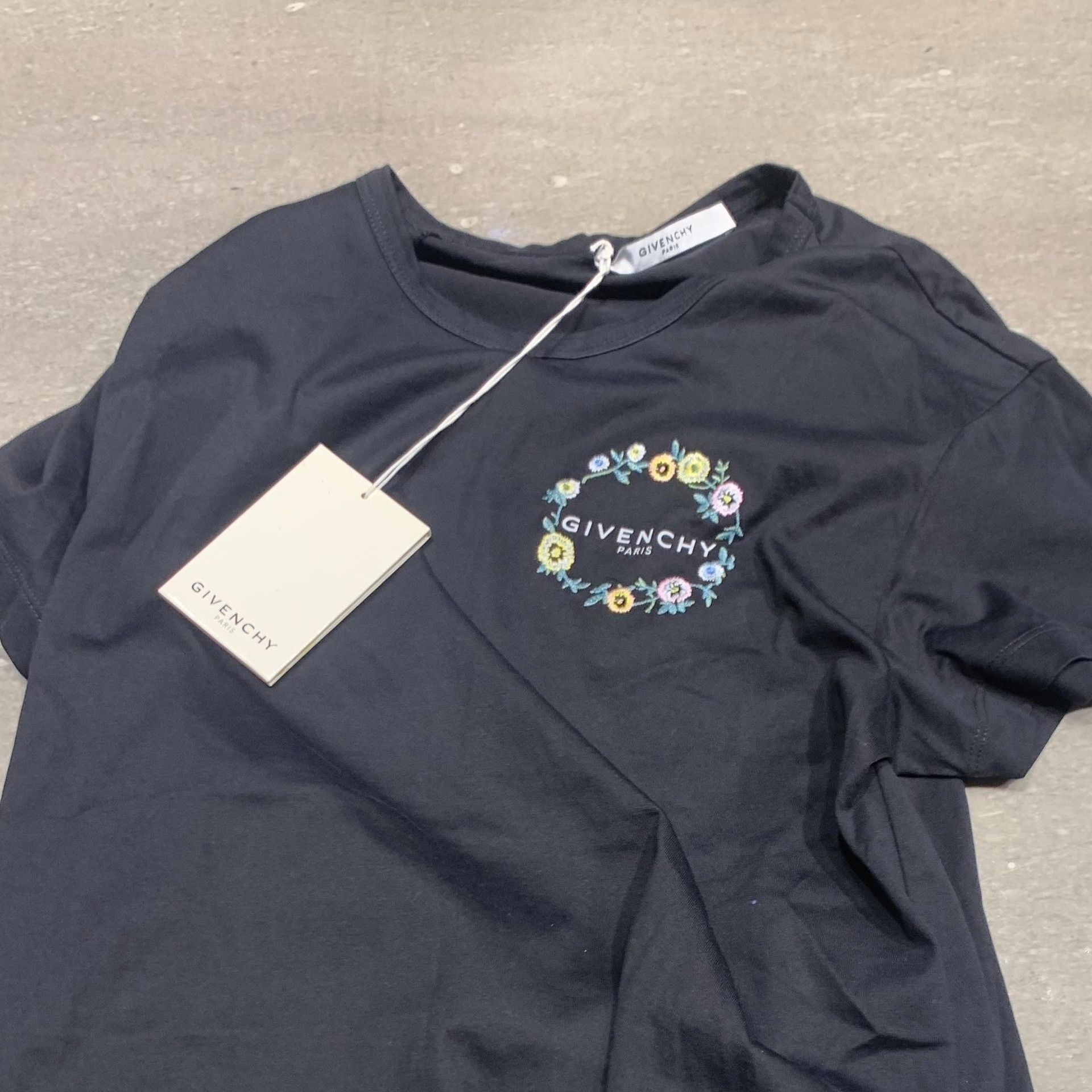 Givenchy Givenchy Black Floral Embroidery Short Sleeve T-shirt Size US L / EU 52-54 / 3 - 7 Thumbnail