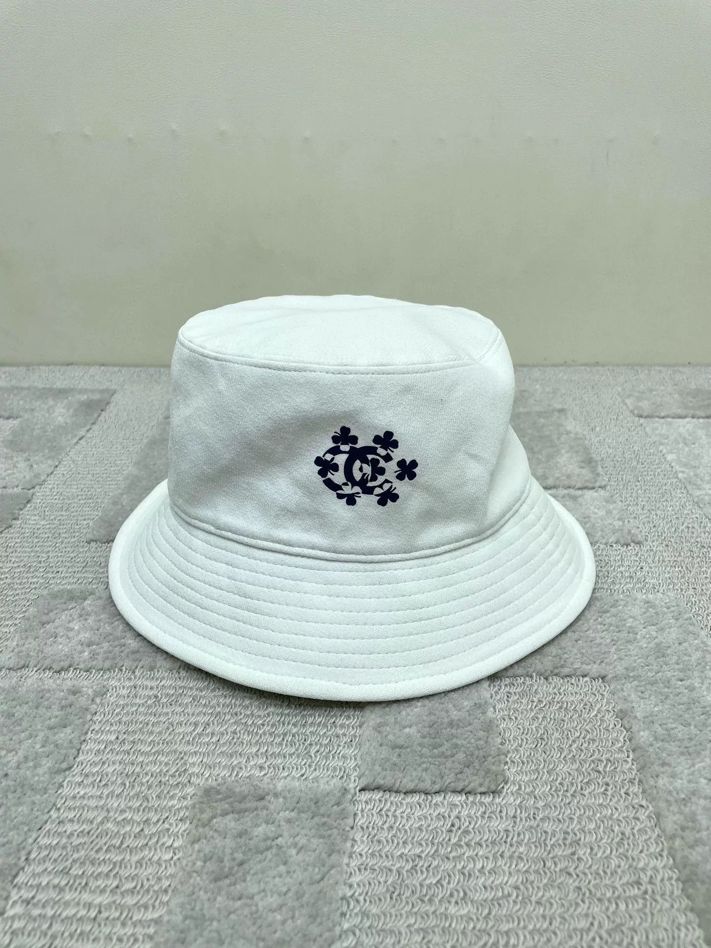 Chanel chanel white fisherman's hat size large Size ONE SIZE - 2 Thumbnail