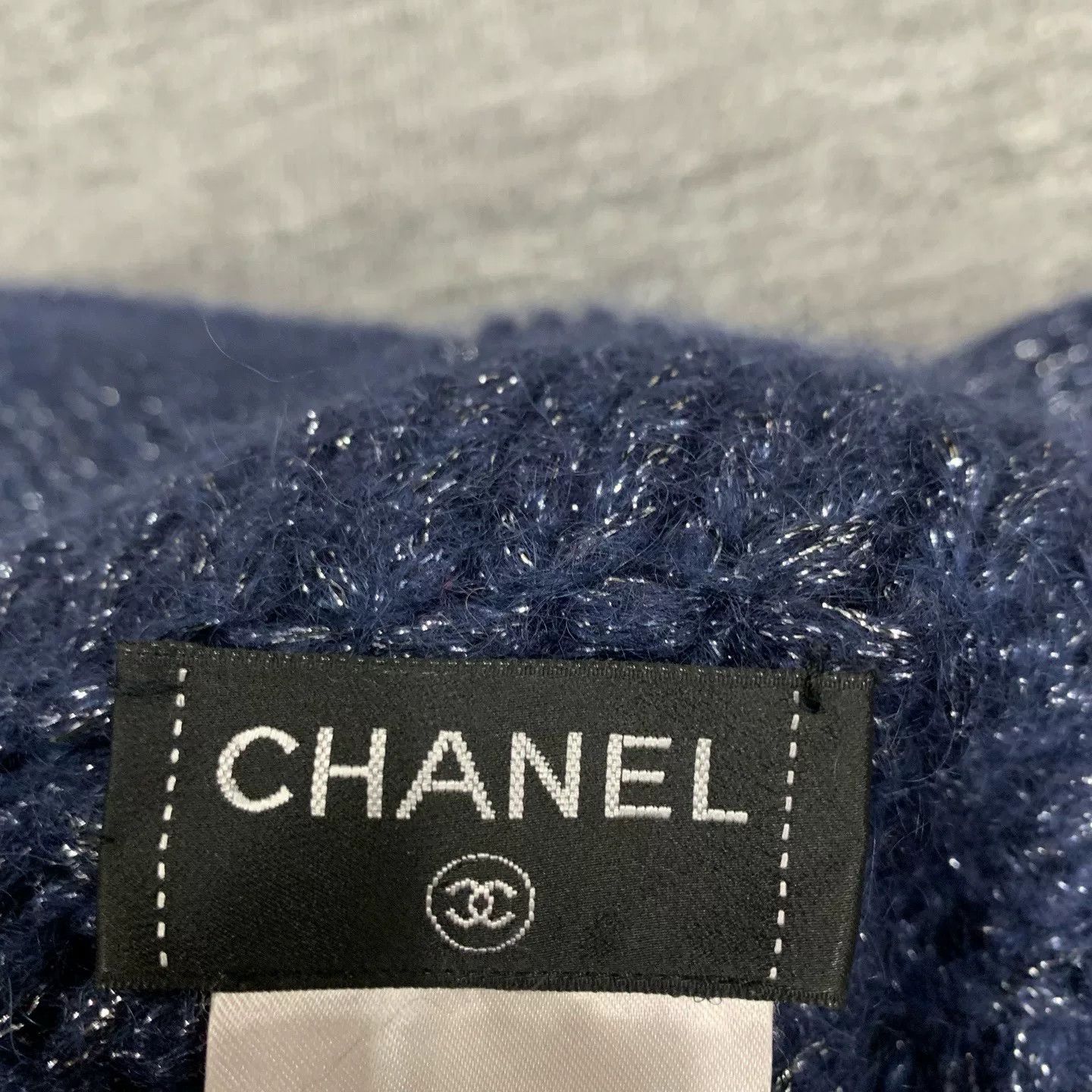 Chanel chanel blue glitter turtleneck sweater Size US S / EU 44-46 / 1 - 3 Thumbnail