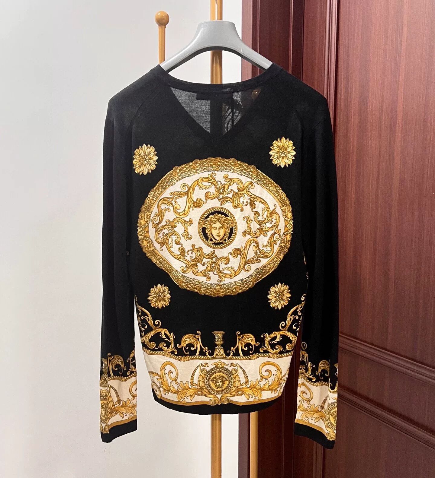 Versace Versace Men's V-Neck Knit Sweater Size US M / EU 48-50 / 2 - 3 Thumbnail