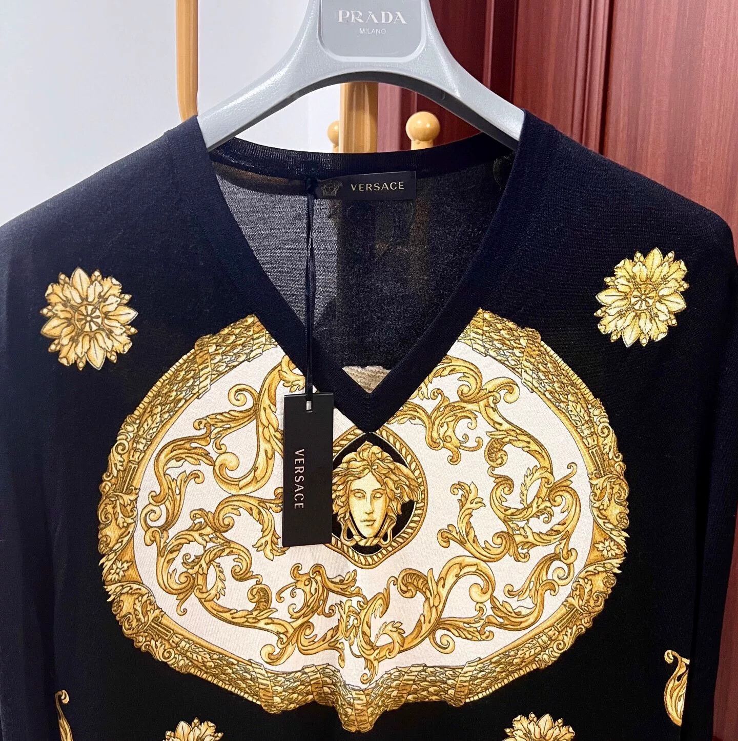 Versace Versace Men's V-Neck Knit Sweater Size US M / EU 48-50 / 2 - 2 Thumbnail