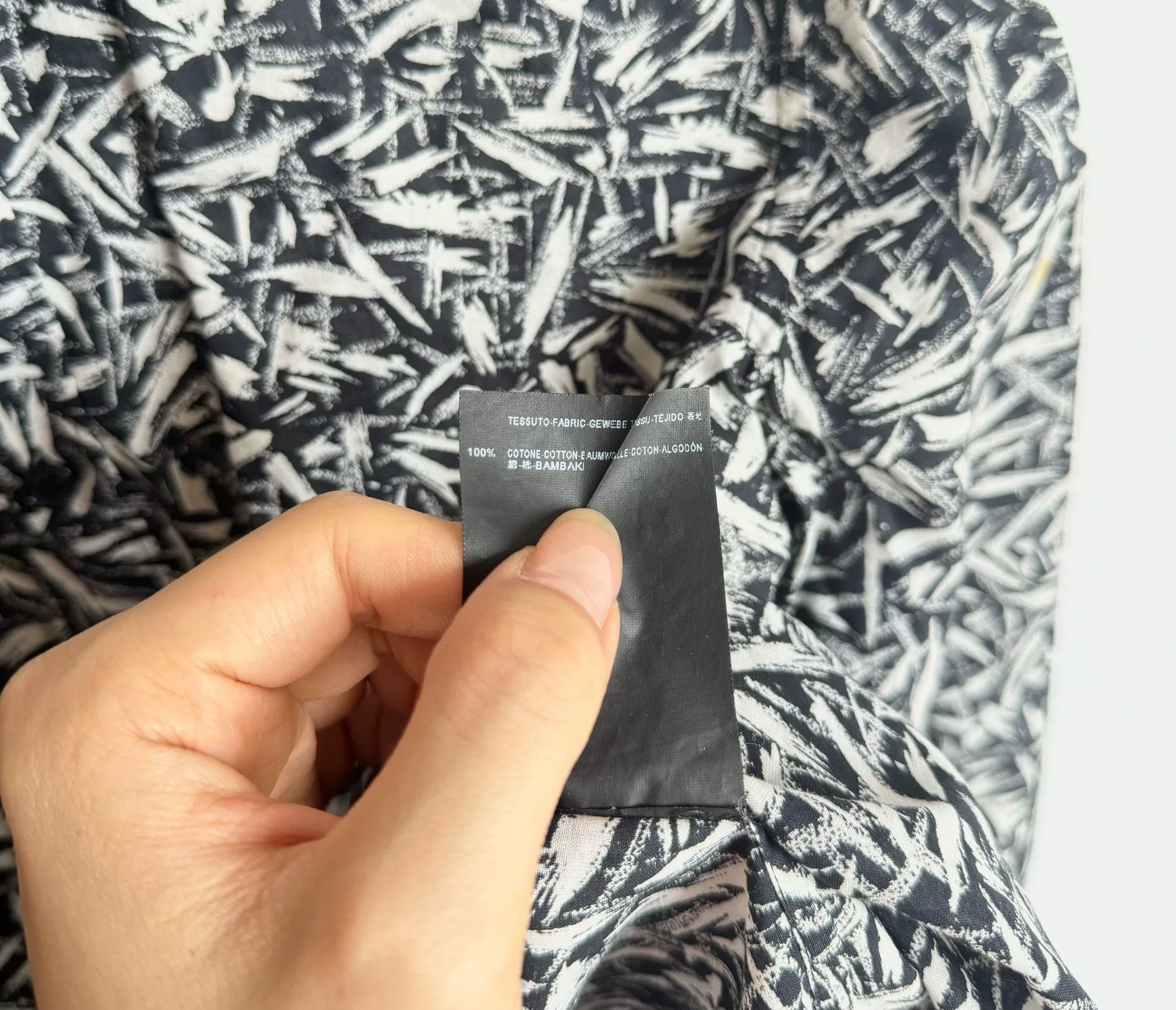 Saint Laurent Paris Saint Laurent Thorn Print Shirt Size US XL / EU 56 / 4 - 8 Thumbnail