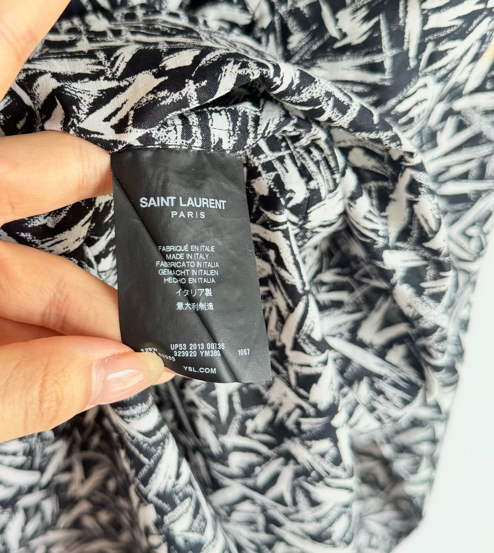 Saint Laurent Paris Saint Laurent Thorn Print Shirt Size US XL / EU 56 / 4 - 7 Thumbnail