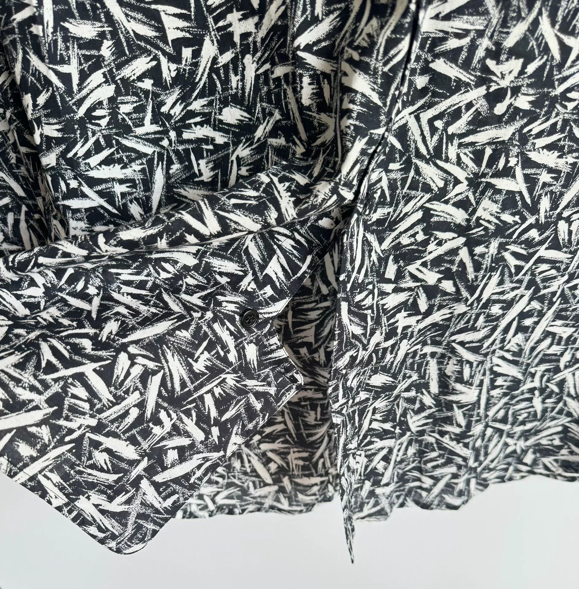 Saint Laurent Paris Saint Laurent Thorn Print Shirt Size US XL / EU 56 / 4 - 4 Thumbnail