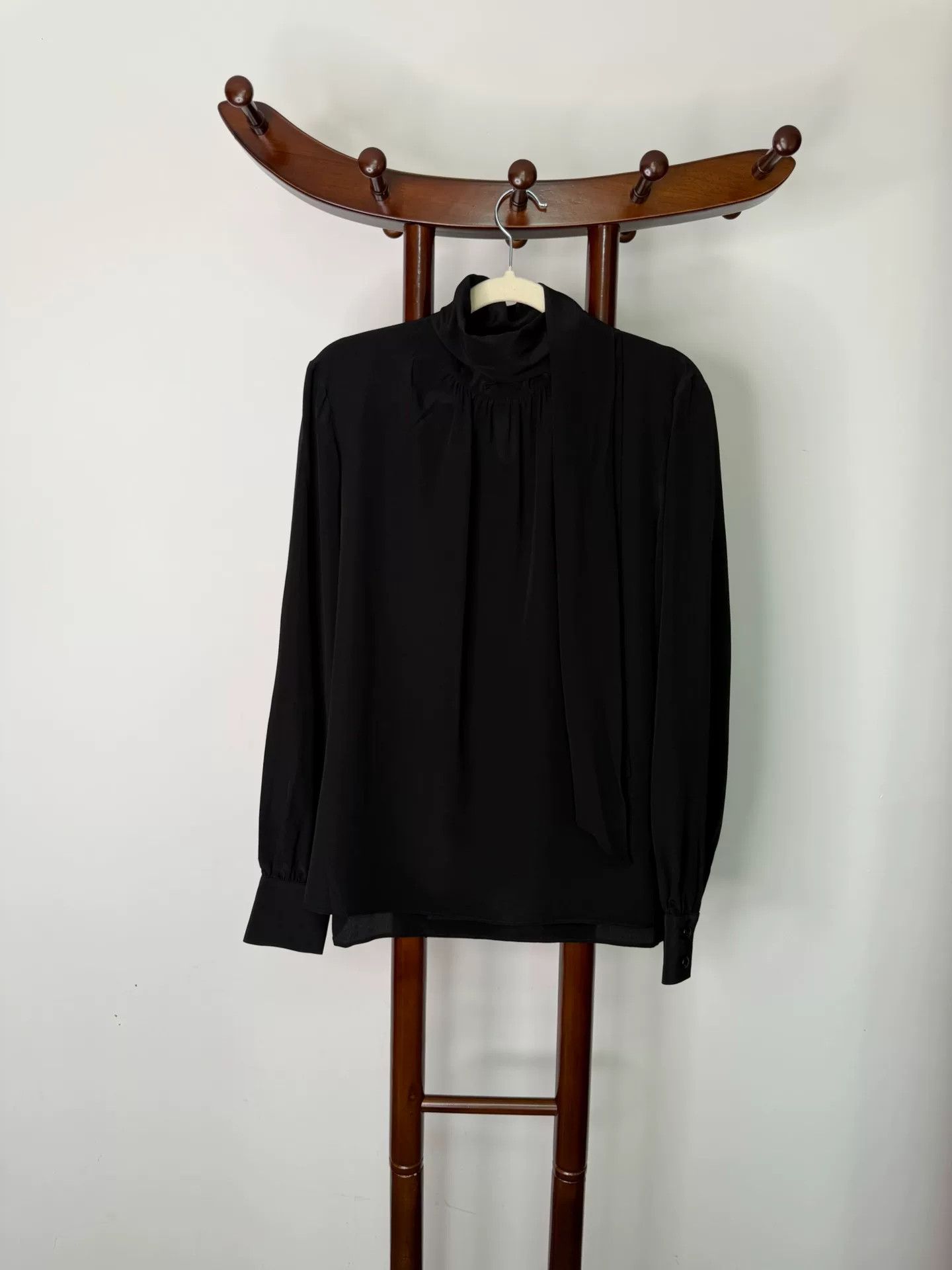 Fendi Fendi Runway Silk Bow Collar Shirt Size US S / EU 44-46 / 1 - 8 Thumbnail