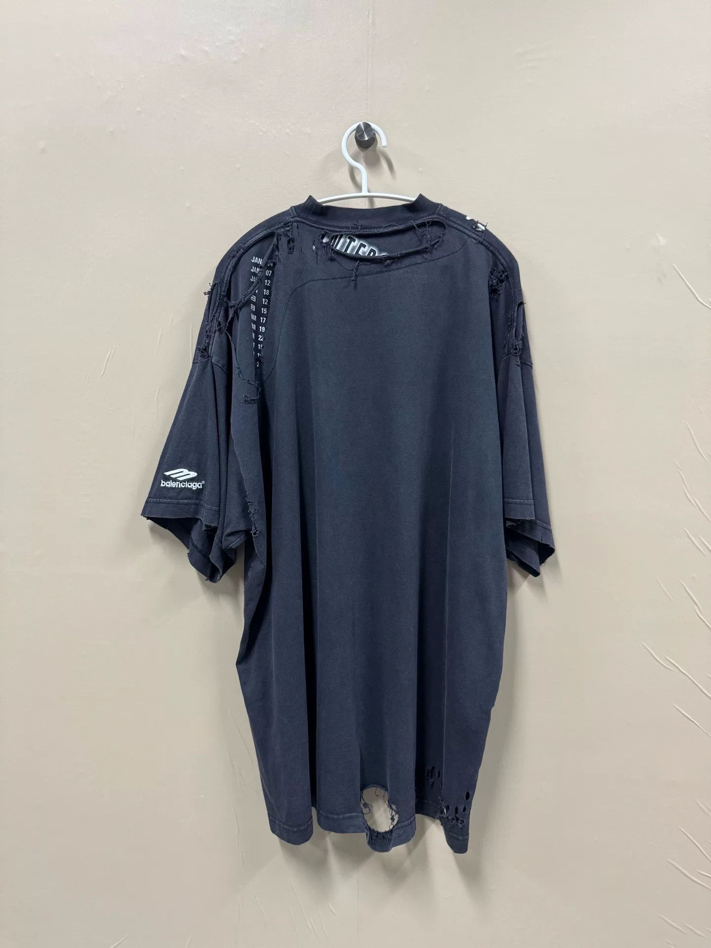 Balenciaga Balenciaga Repaired 3B Distressed T-shirt Size US M / EU 48-50 / 2 - 2 Thumbnail