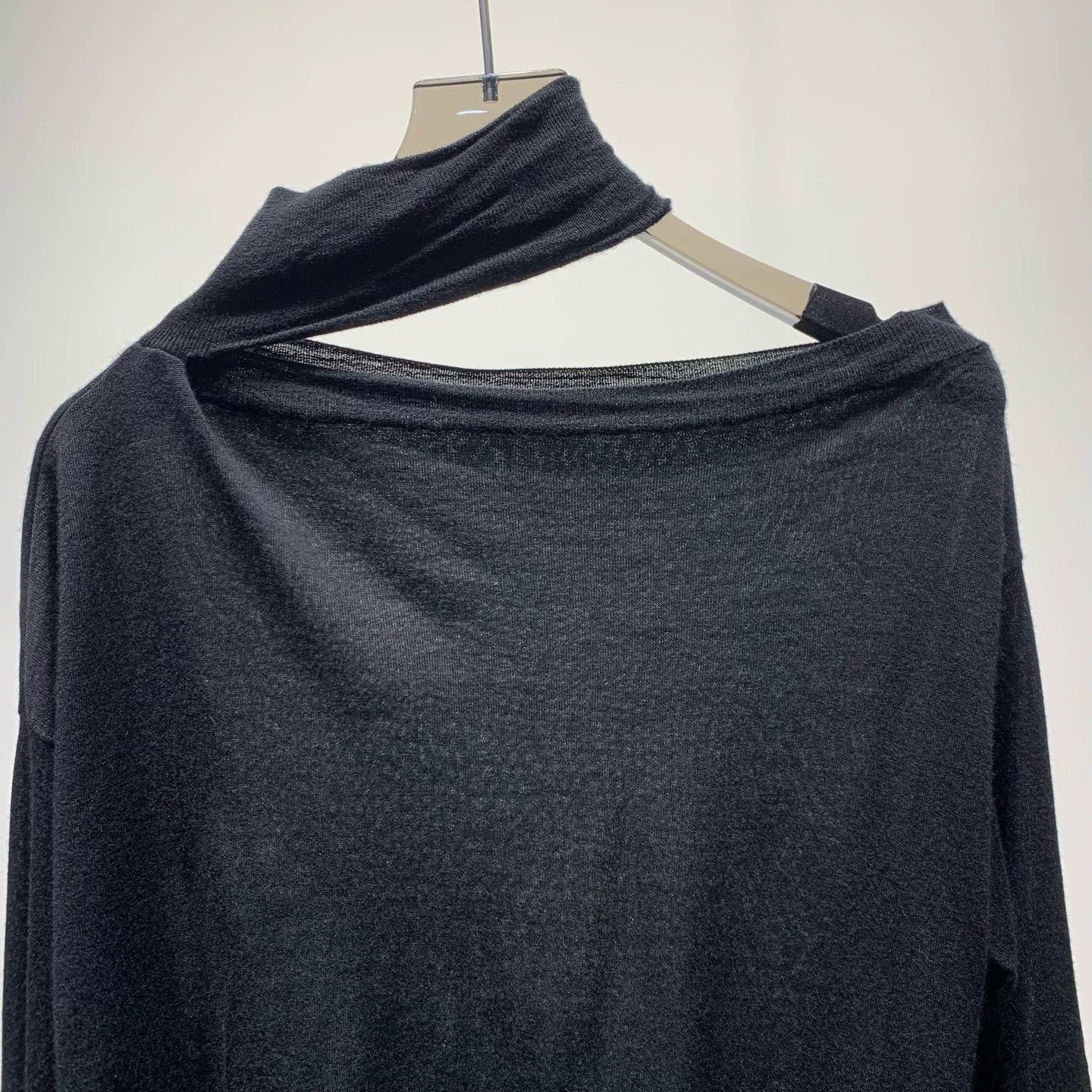 Valentino valentino new knit long sleeve top Size US S / EU 44-46 / 1 - 3 Thumbnail