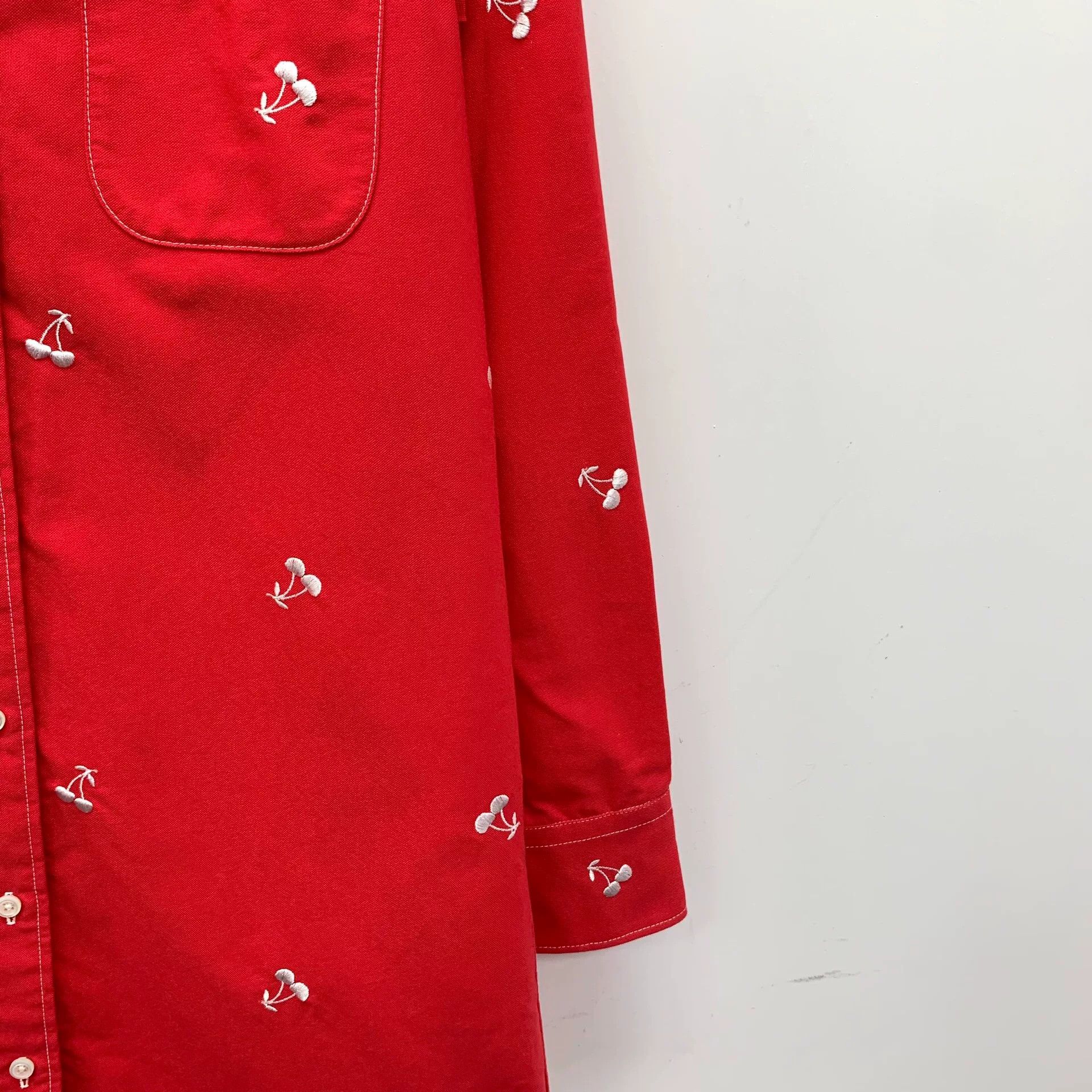 Thom Browne thom browne red cherry embroidered long sleeve shirt Size US S / EU 44-46 / 1 - 4 Thumbnail