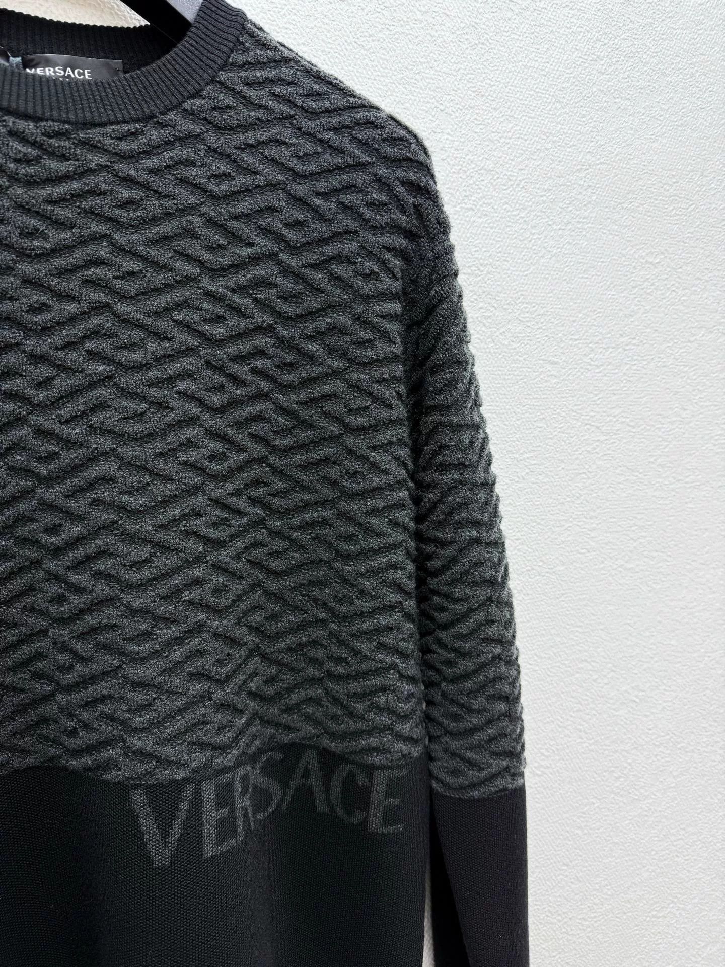 Versace VERSACE Wool Knit Sweater Coat Size US S / EU 44-46 / 1 - 5 Thumbnail