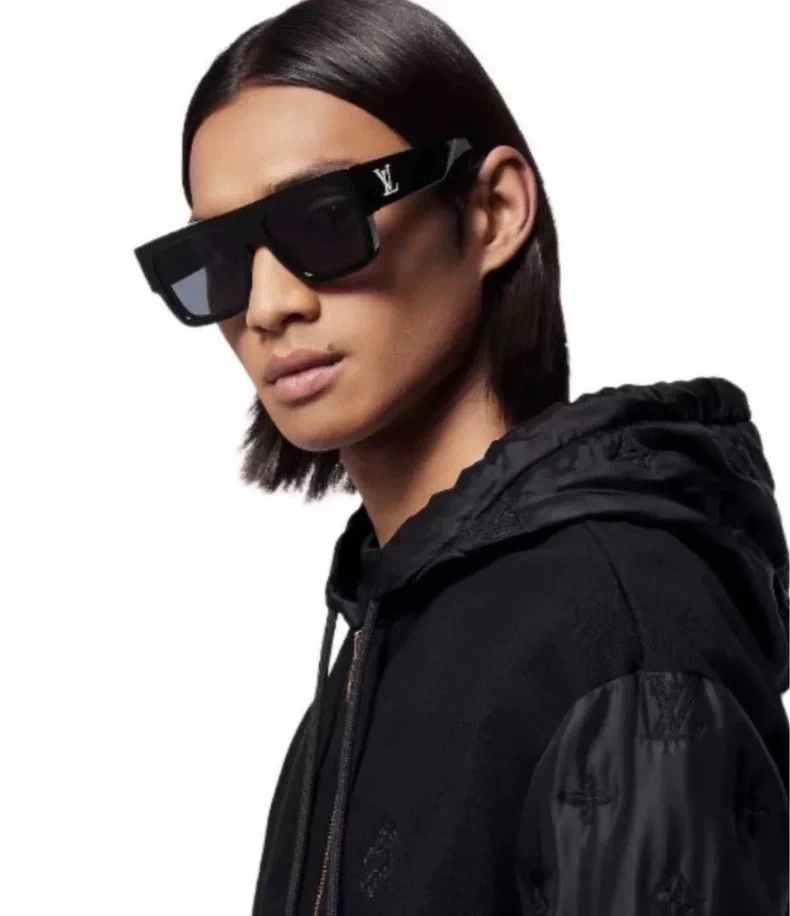 Louis Vuitton Louis Vuitton LV SELBY Sunglasses Size ONE SIZE - 9 Thumbnail