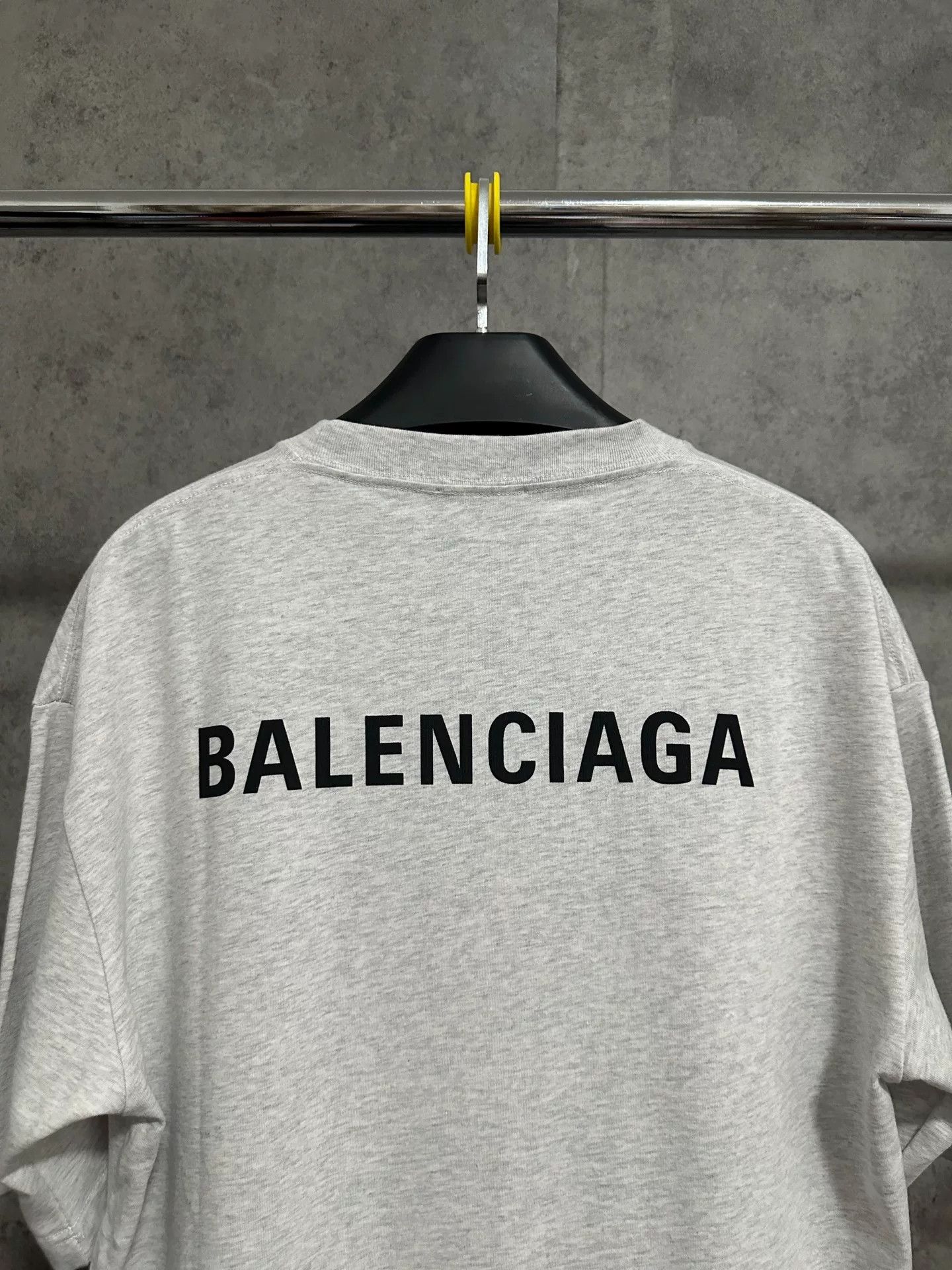 Balenciaga Balenciaga Grey Short Sleeve Logo T-Shirt Size US M / EU 48-50 / 2 - 5 Thumbnail