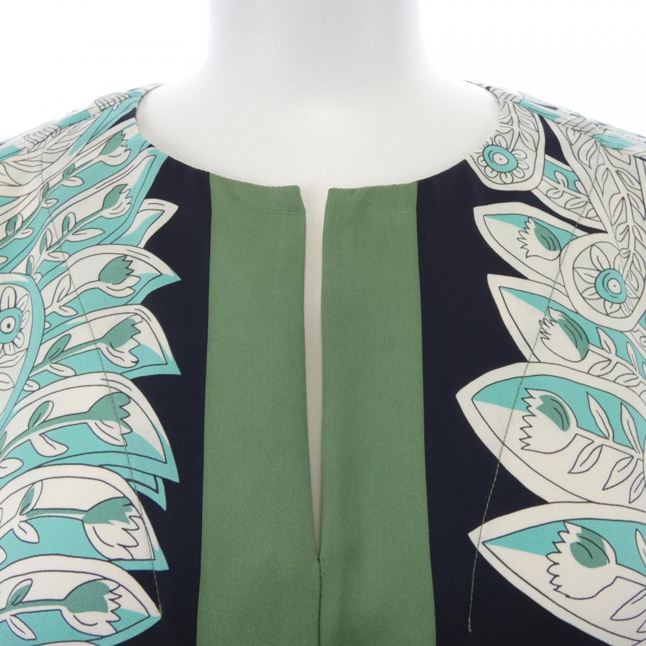 Hermes Hermes Hermes LE JARDIN MAHARANI34 Silk Top Others Tops DUTY FREE for USA Size ONE SIZE - 5 Thumbnail